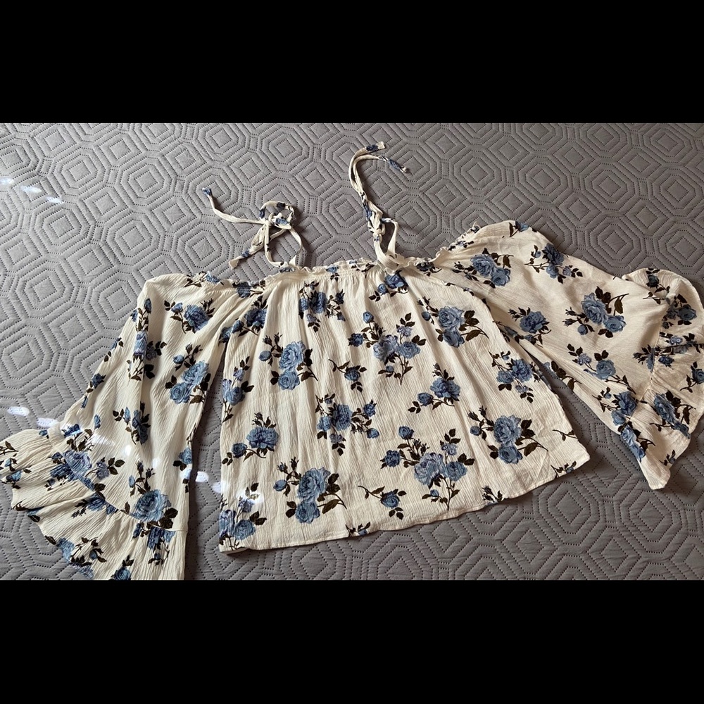 American Eagle Floral Top